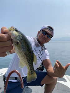 278B4860-79D2-4CC9-9741-C5E5096BE9ED