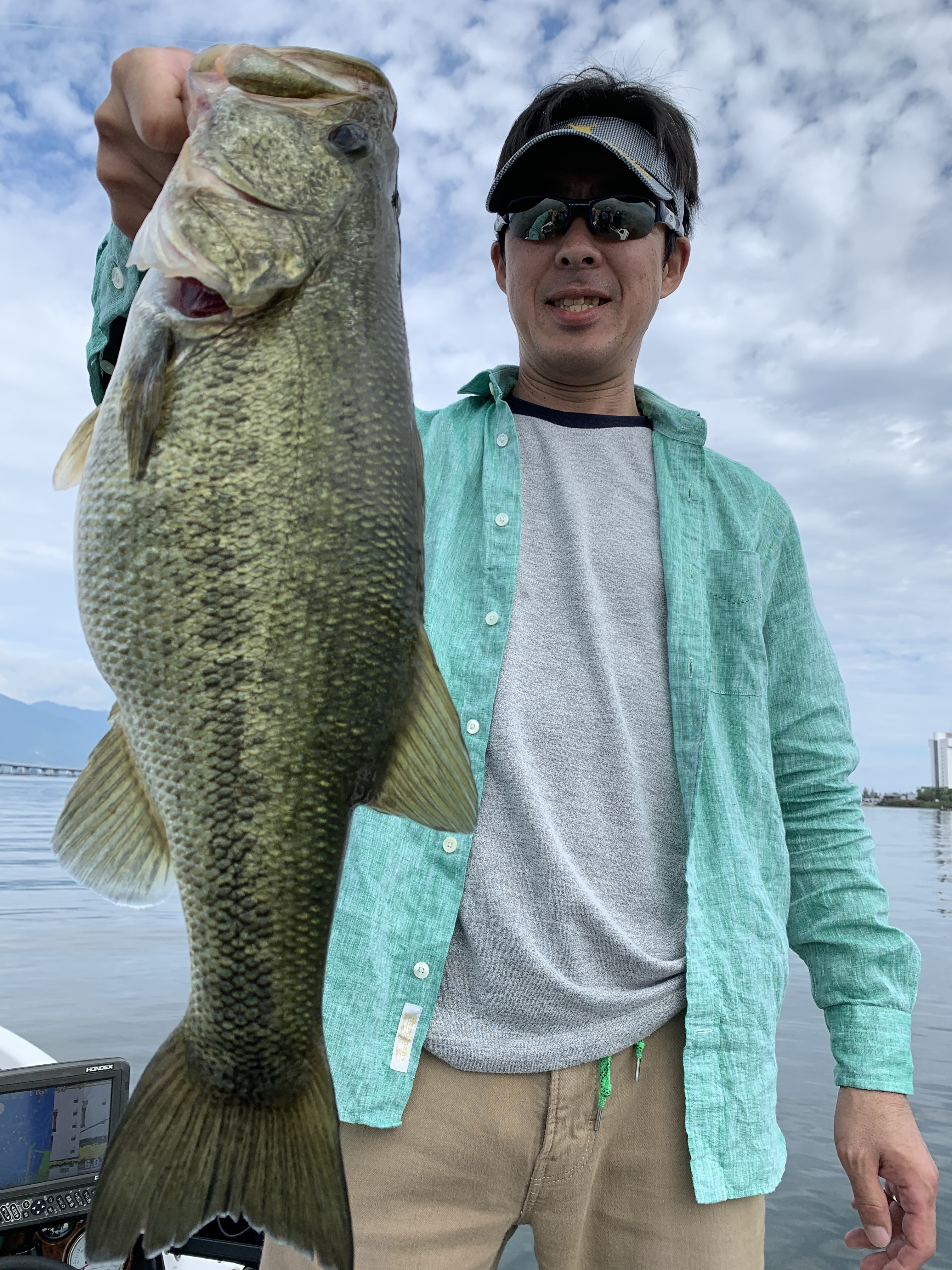 6CDF387B-21DA-41AA-A584-77B50DC200AC