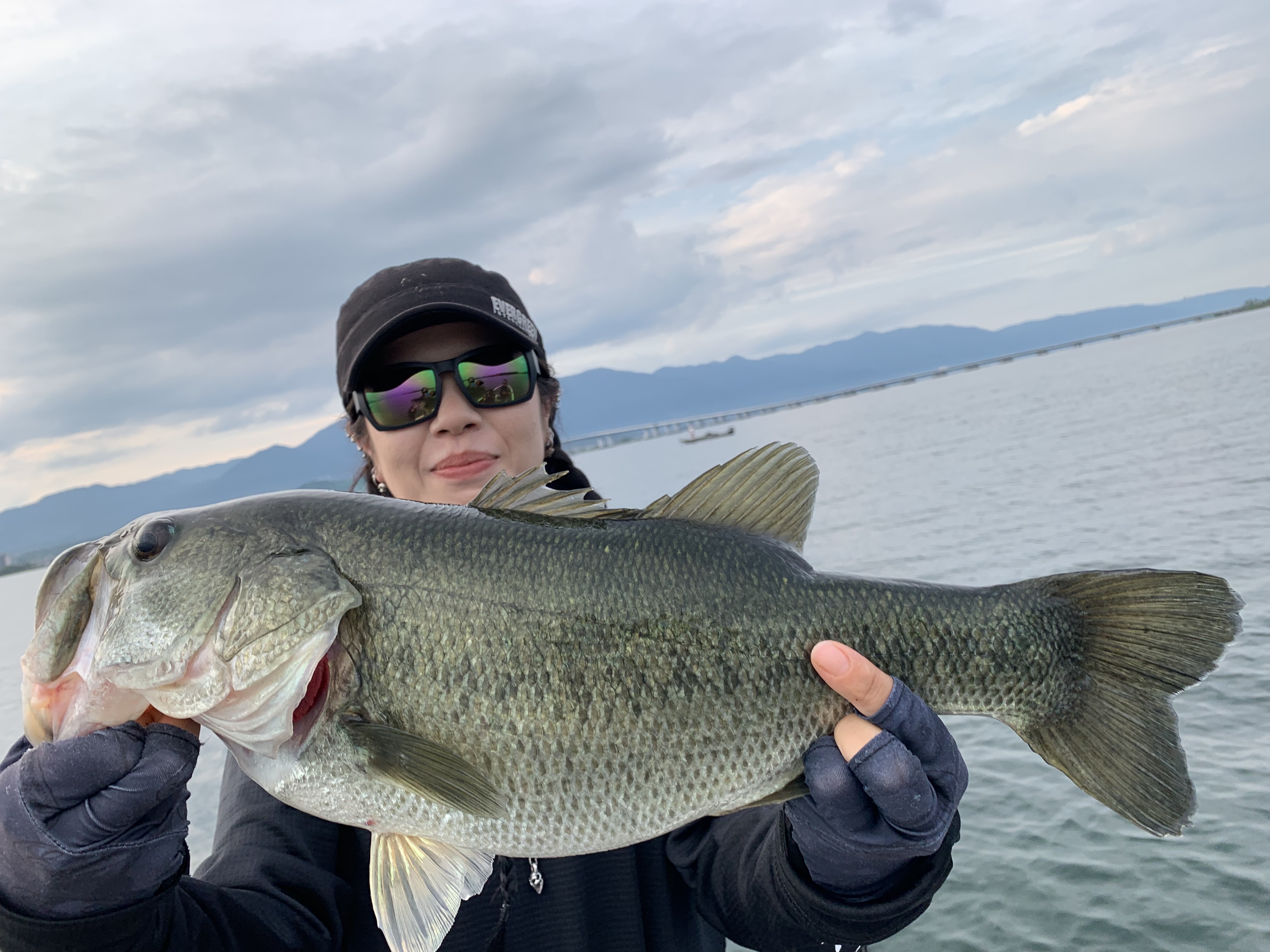 B2C3F6E7-E42D-4E79-A493-9D8AE98DB4B7