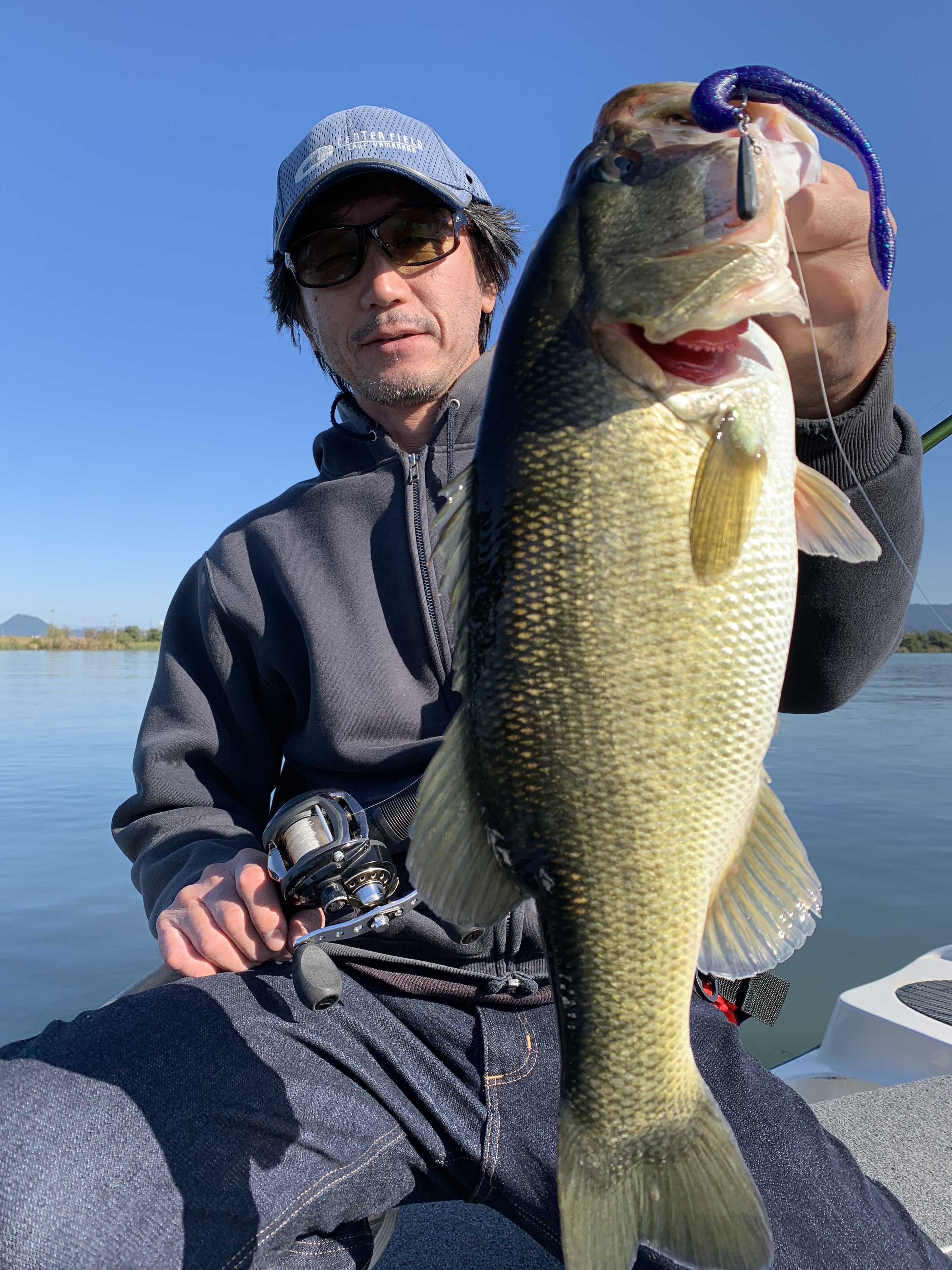 B5182F29-EE34-4C53-9A24-BC8212710084