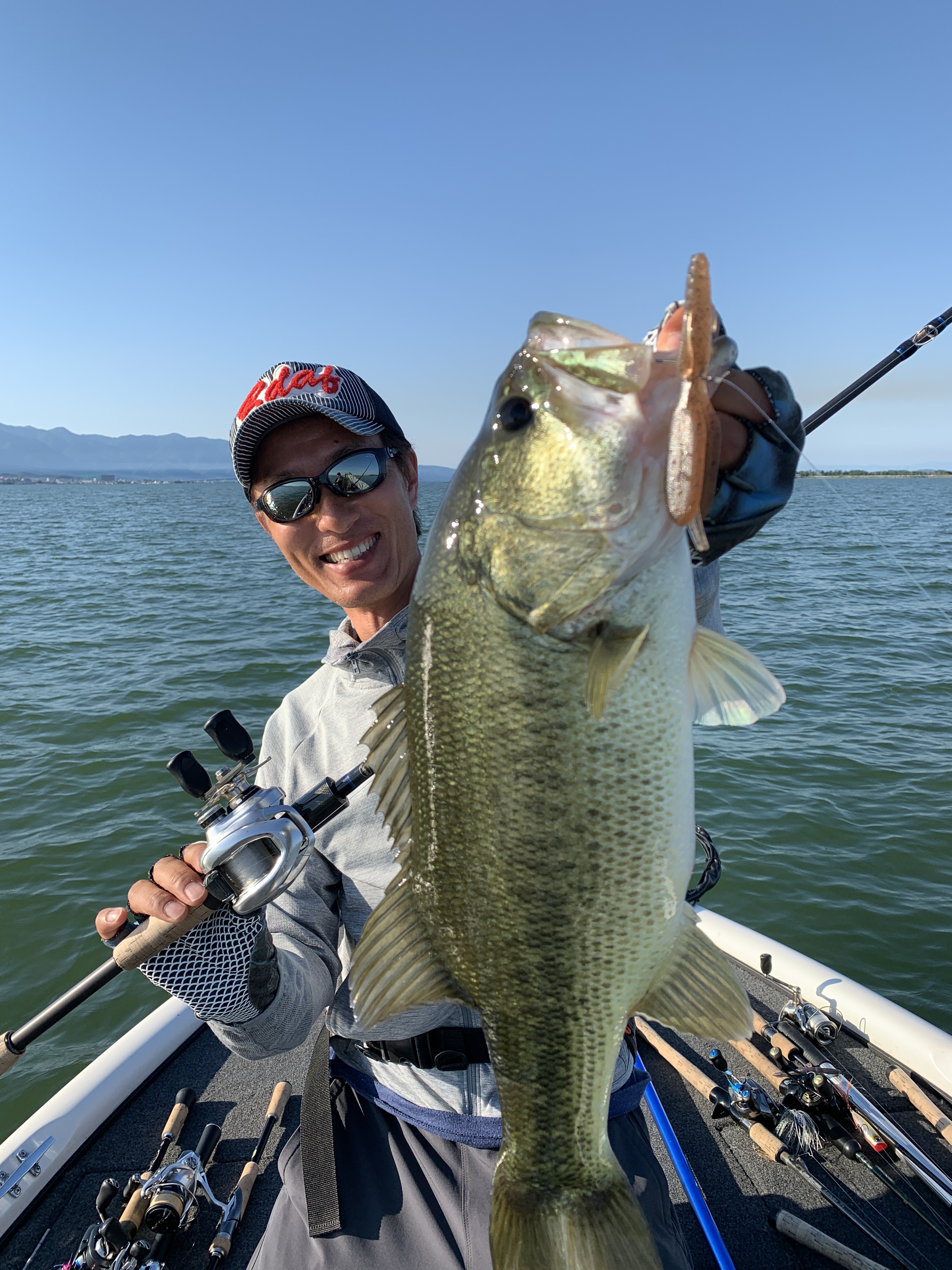 9AC9F075-5693-4AF2-BB00-10CA6B070DDE