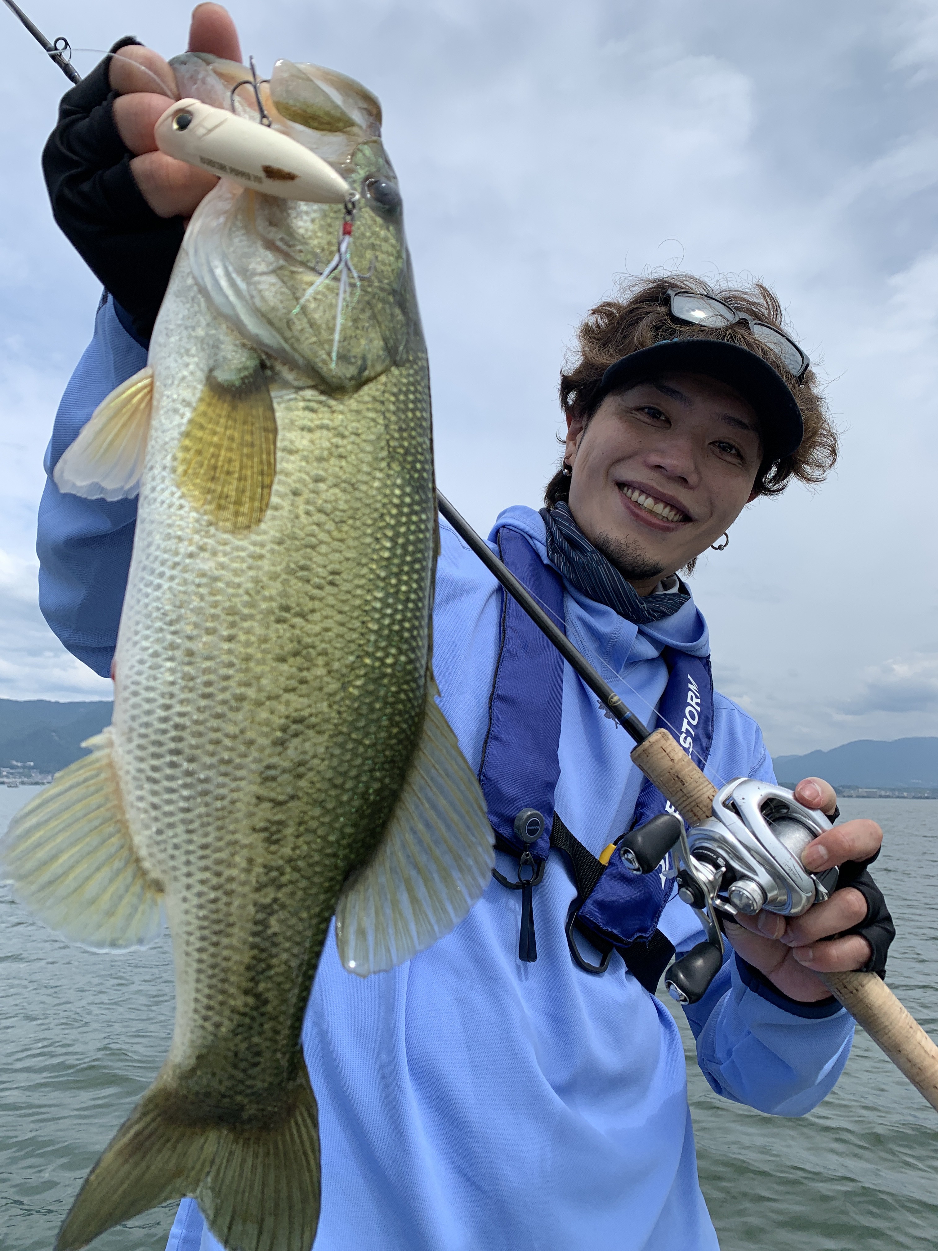 C585BF4A-F2DC-4D18-B1B5-200AF67CC8C5