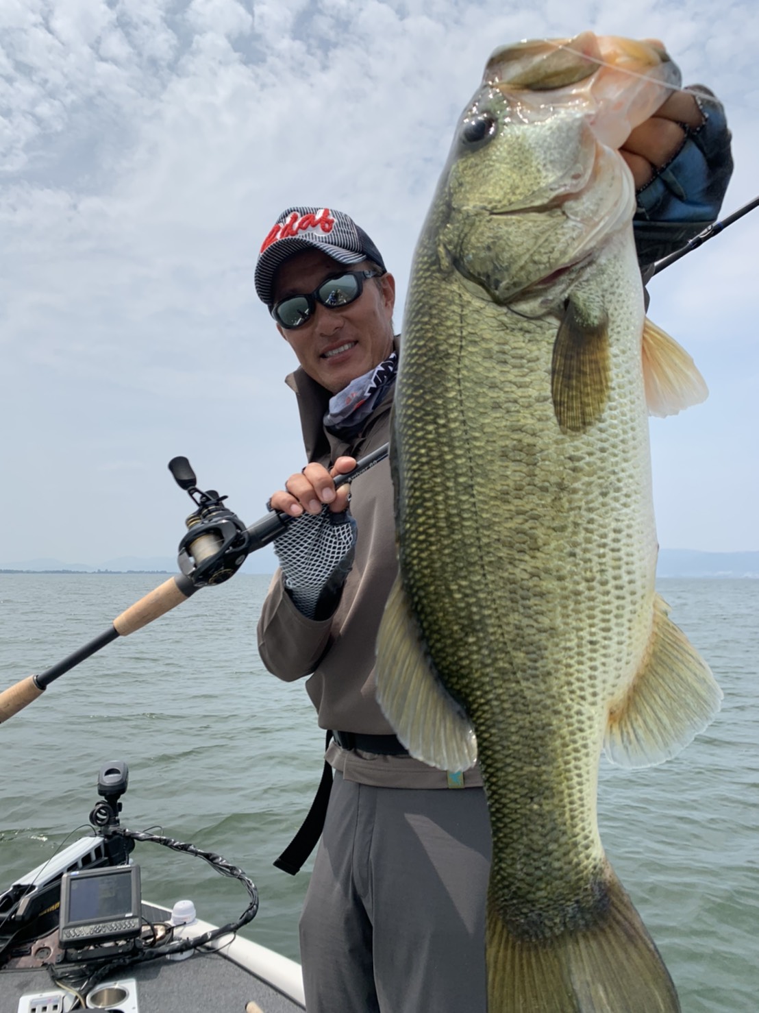 C182AB08-D8EA-472C-B2CD-BC1878305639