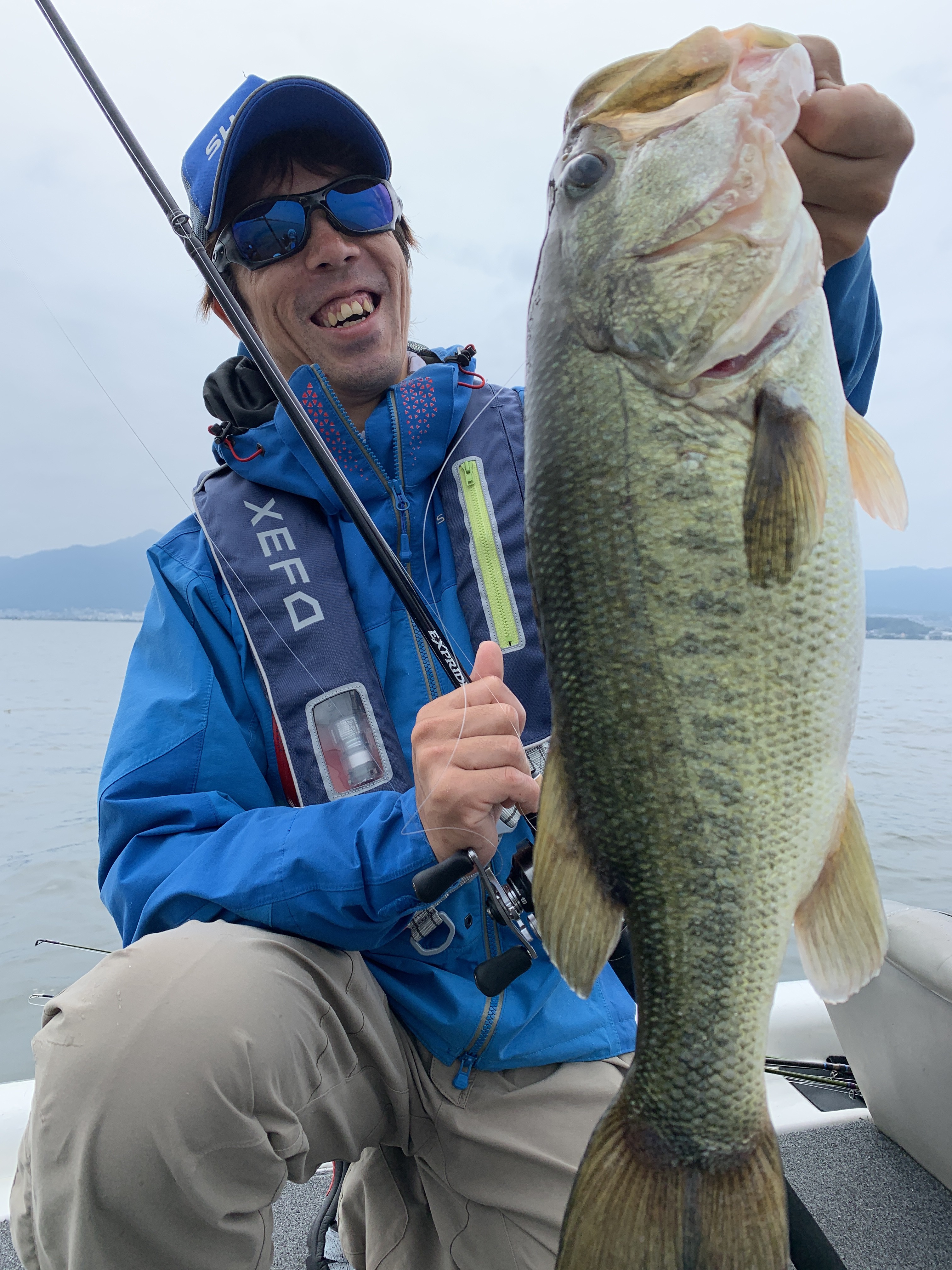 86DBF9A3-2965-4C66-BB56-8747108A215A