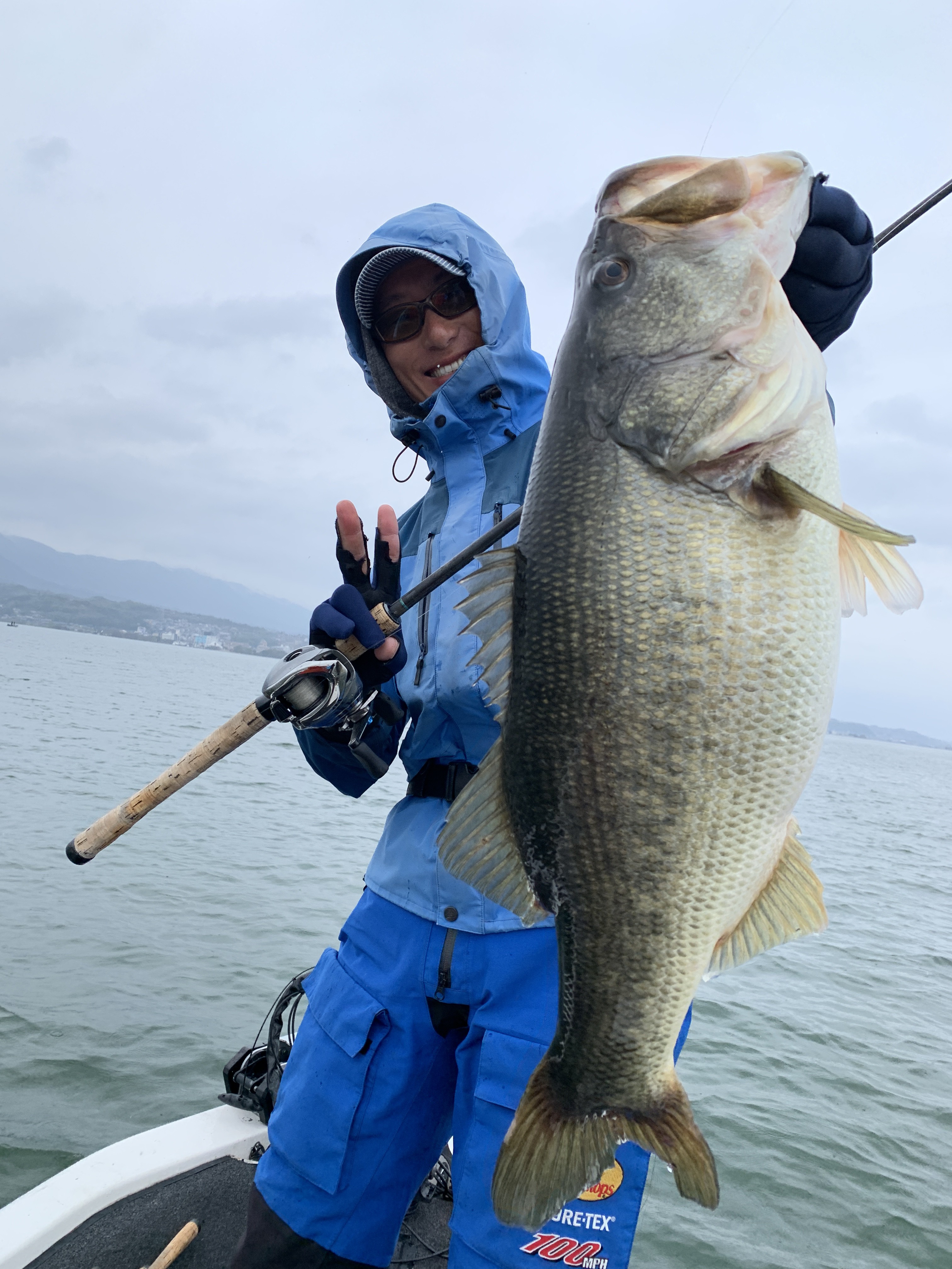 DB9301F2-A75C-4169-A9C8-CE6F83674EC0