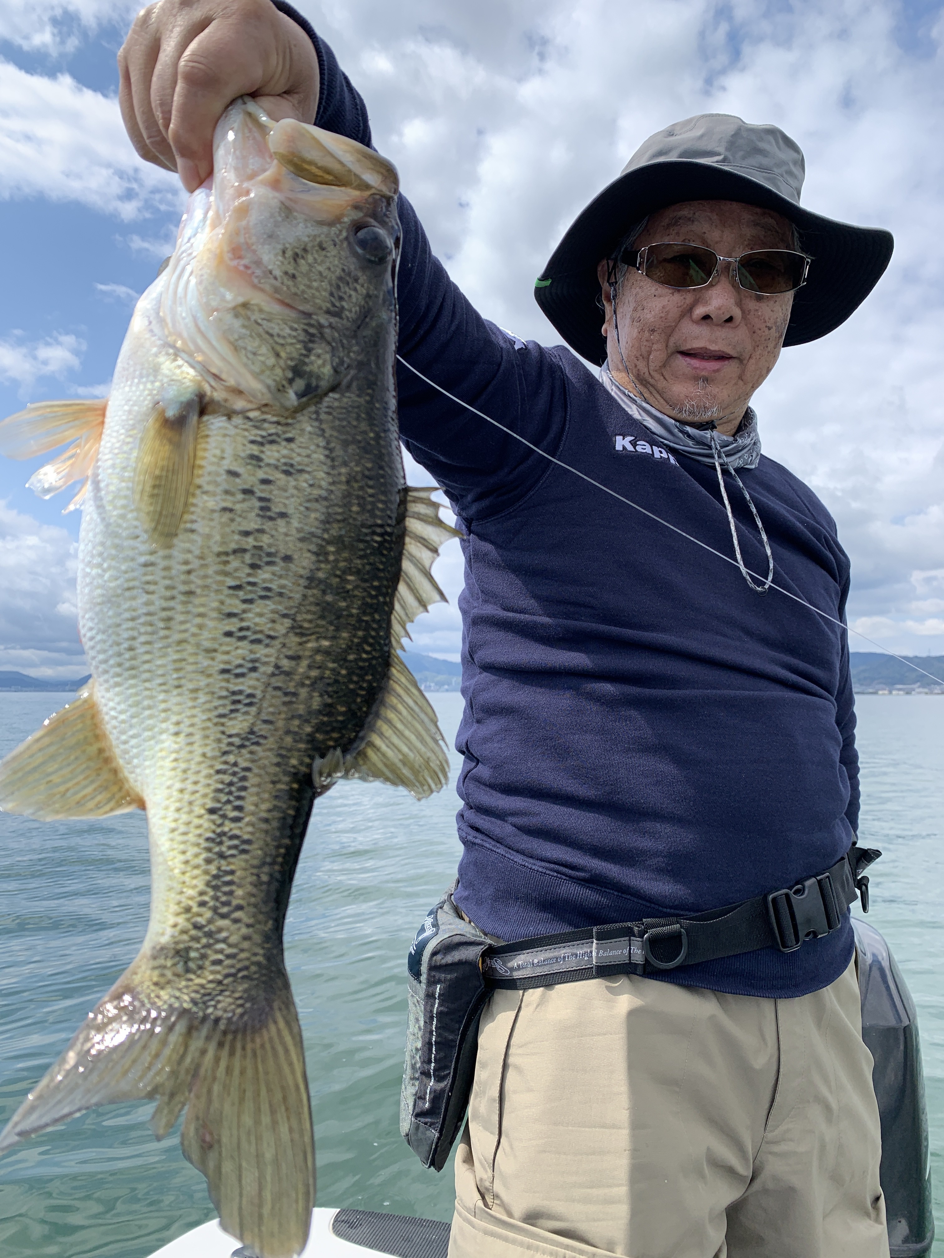 8CE8C2A3-5F7B-46DF-BD6A-45F90CF6A983