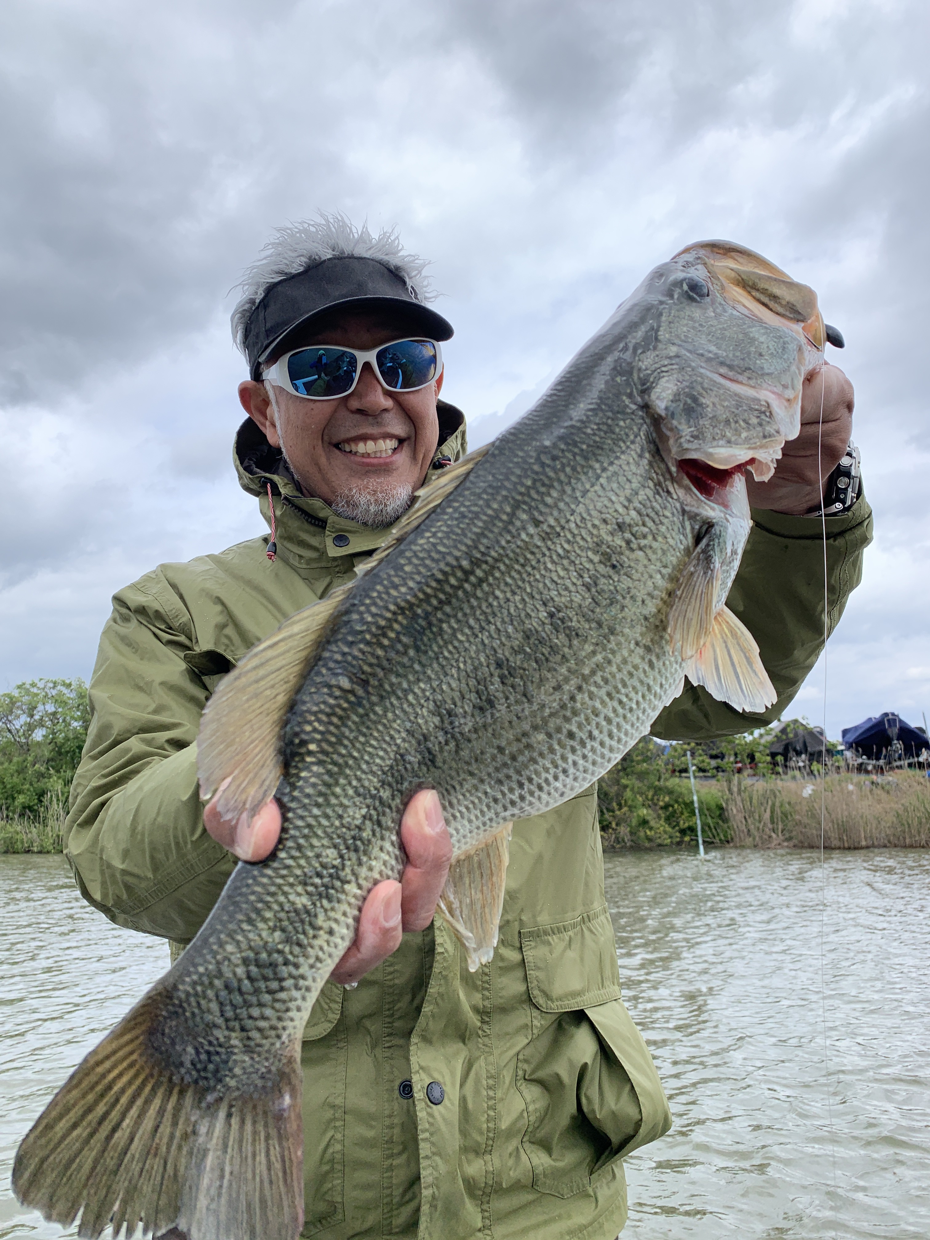 E7DF897B-5D26-453F-AE55-86CAECCBAE7C