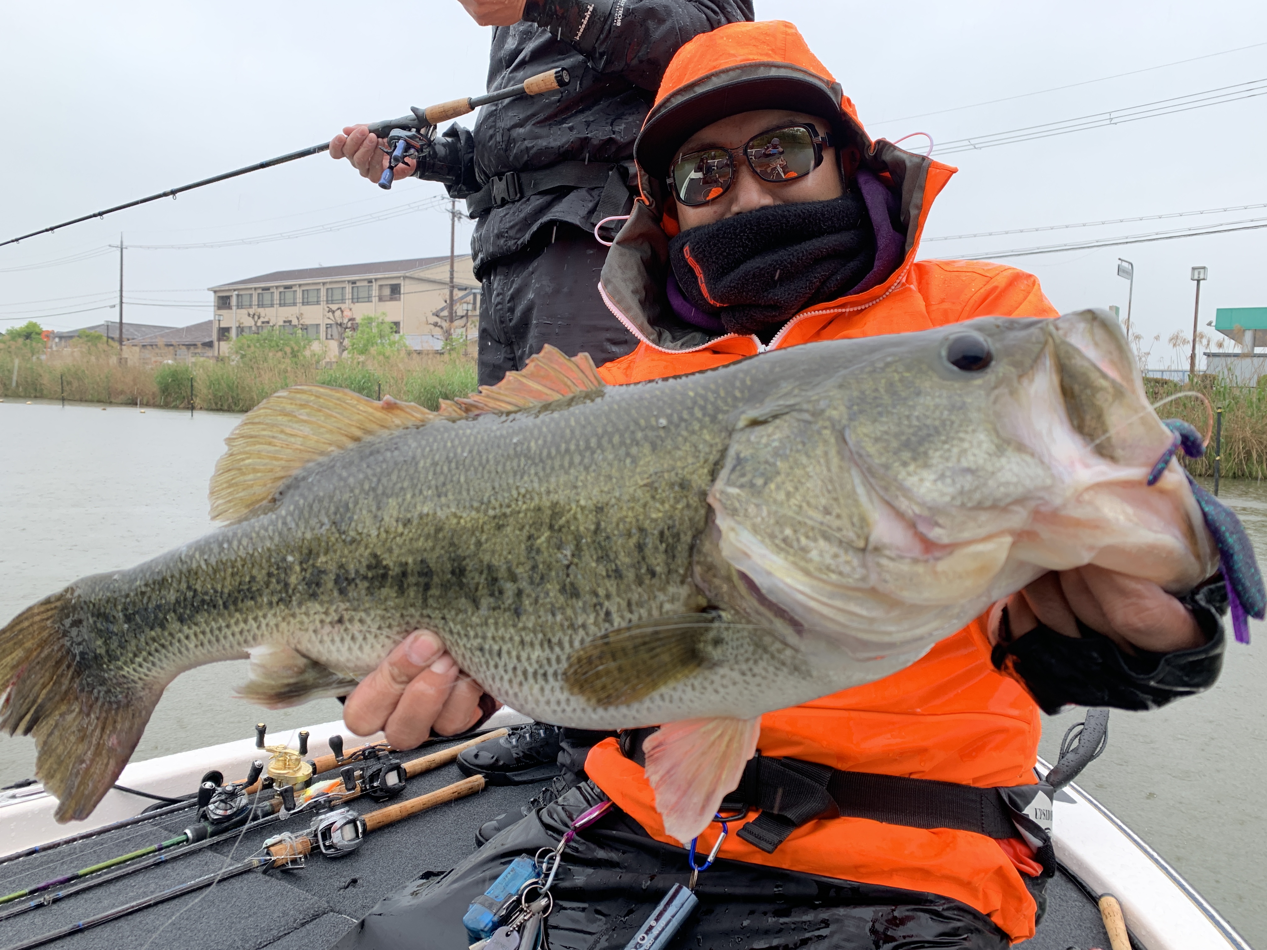 64C8D885-A619-4D1D-86D1-0D6869C3F836