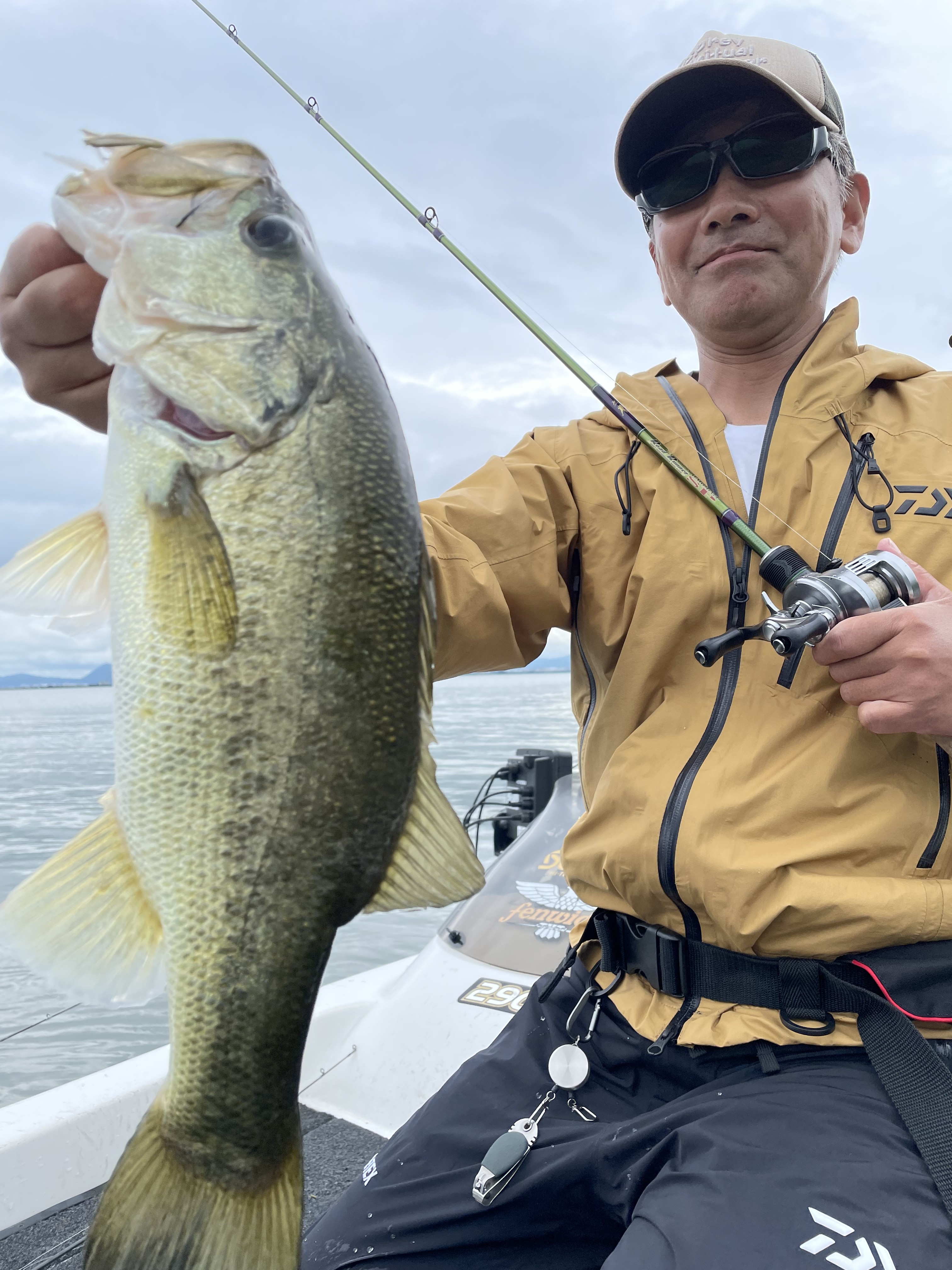 0B709733-248F-4F99-BB21-04CDC0E0E605