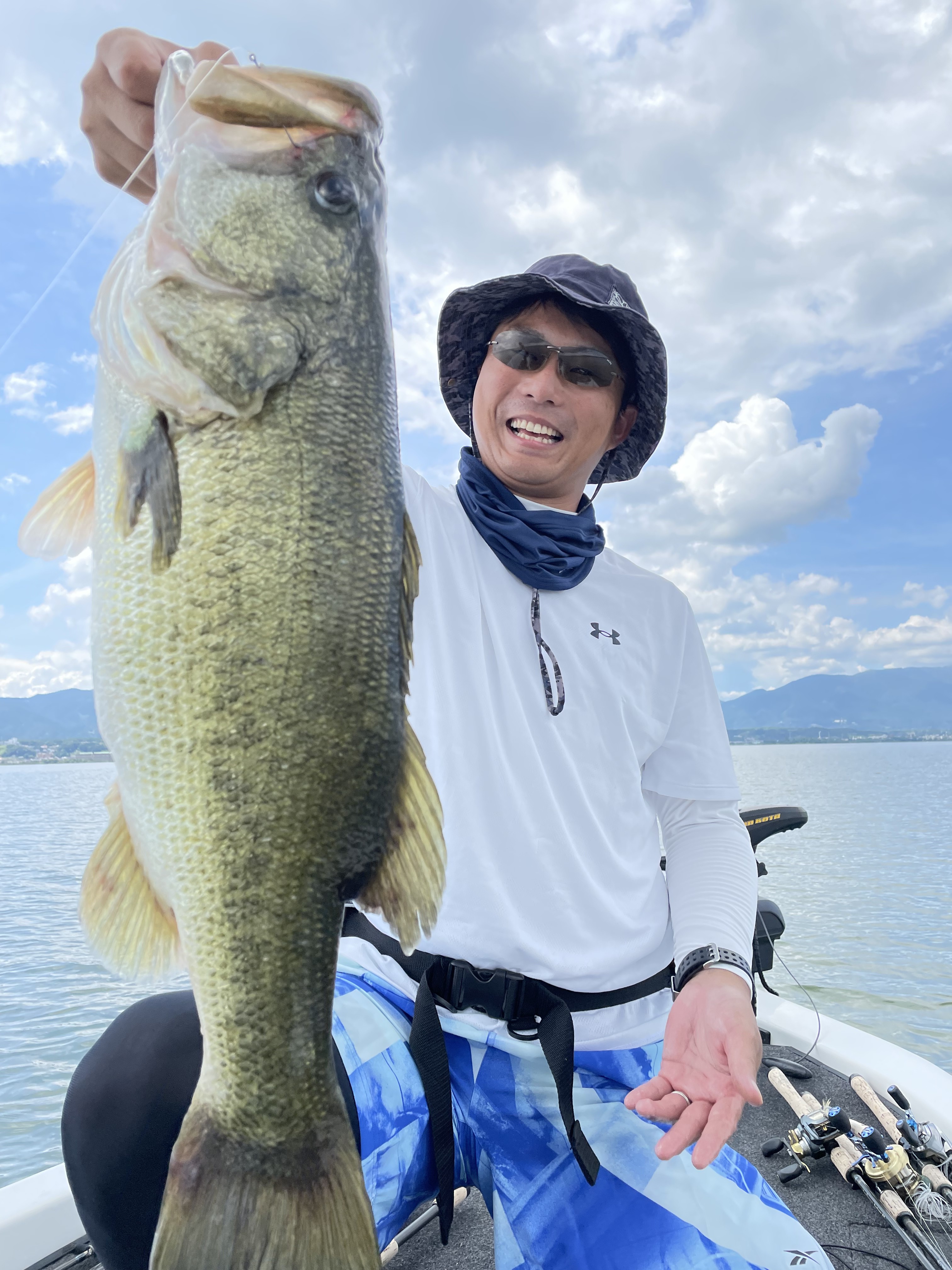 19D066ED-6122-456F-BF0D-F9713193F042