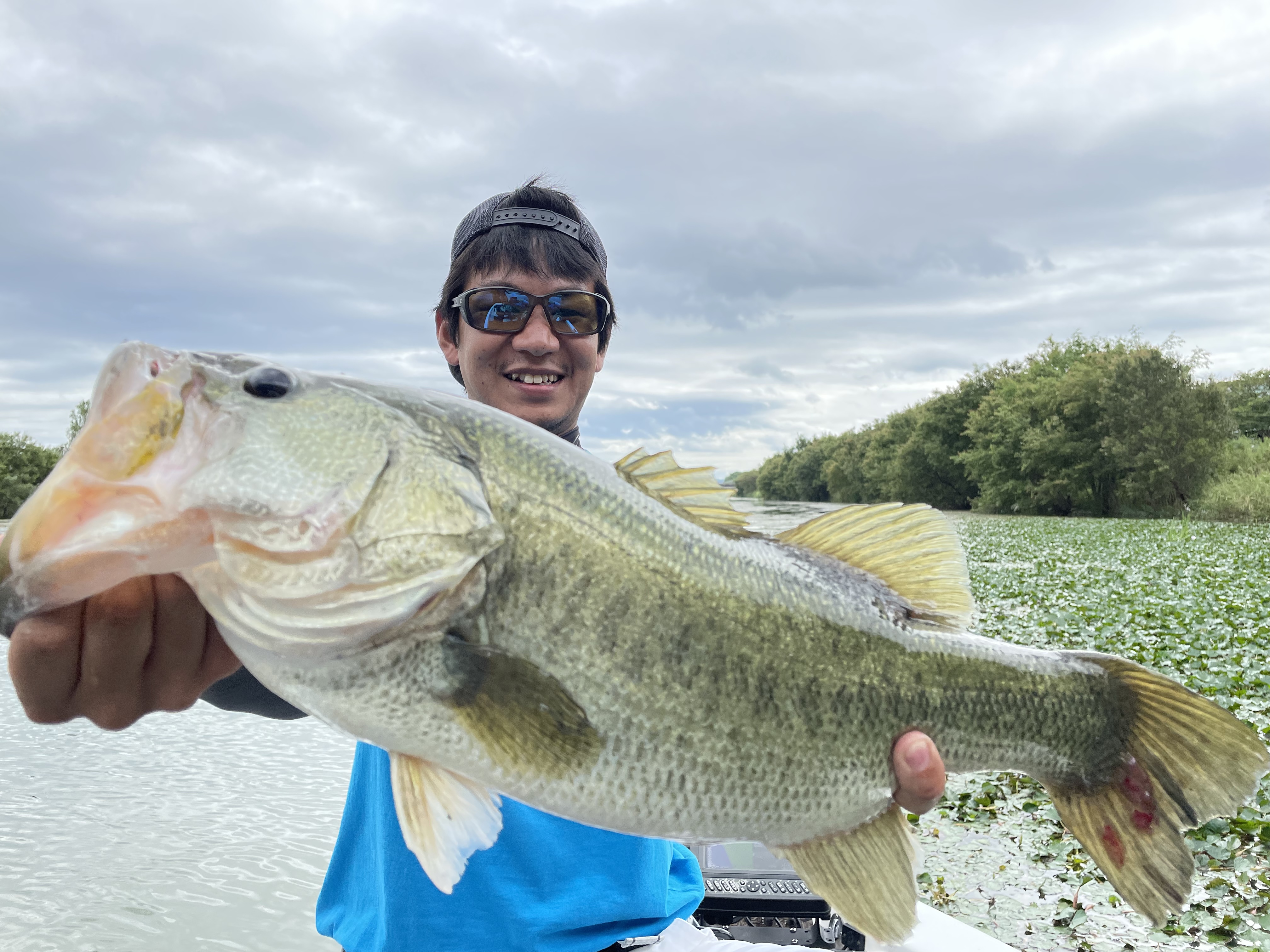 EC5F2D76-9AC1-42B5-BC0C-1271D68EC997