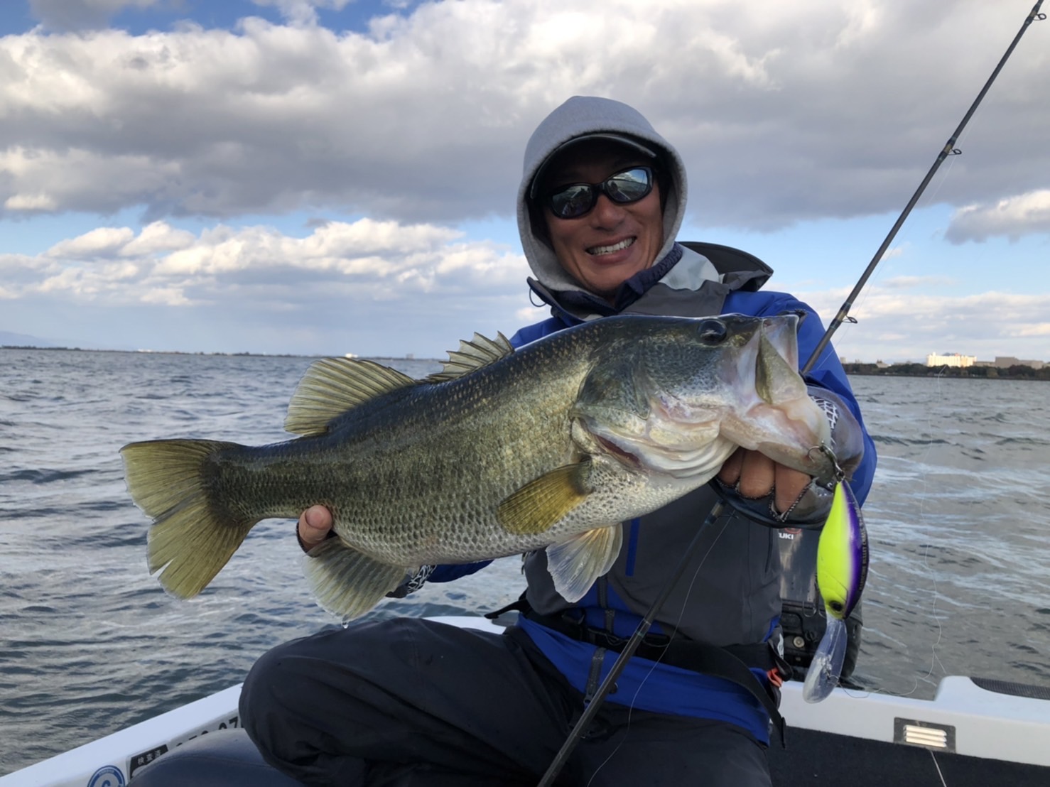 9EF0BF79-B965-406F-B9D9-4DDE69A6F36D